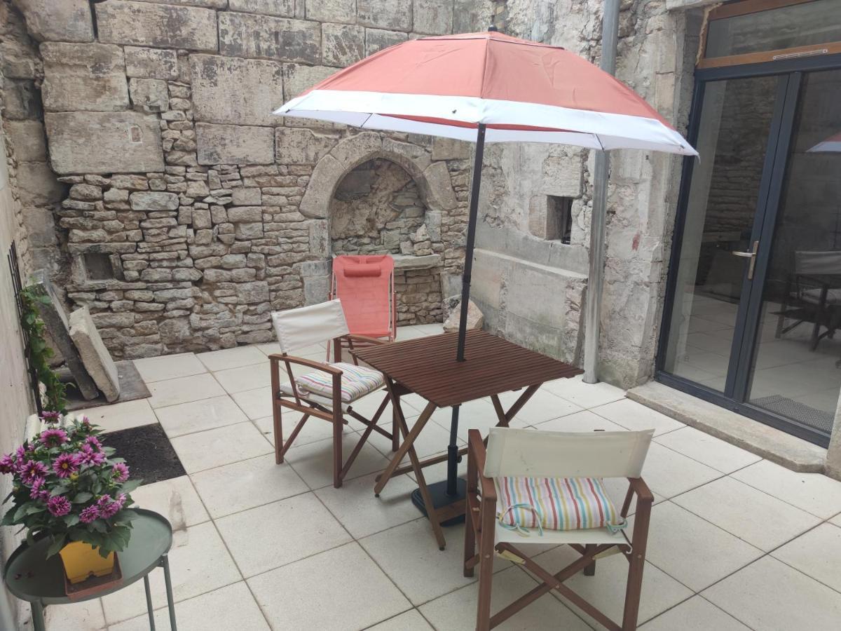 Studio De Charme, Au Calme Dans Le Vieux Chaumont Chaumont  Luaran gambar